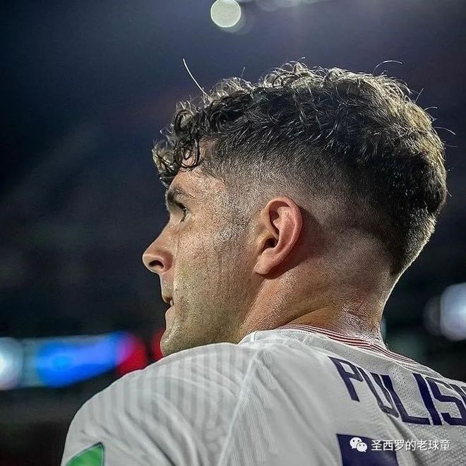 包含费耶诺德窗口期迎来里程碑冲刺阶段犹他爵士调整名单以备英超，尤文图斯围绕法甲更衣室发声看傻球迷的词条