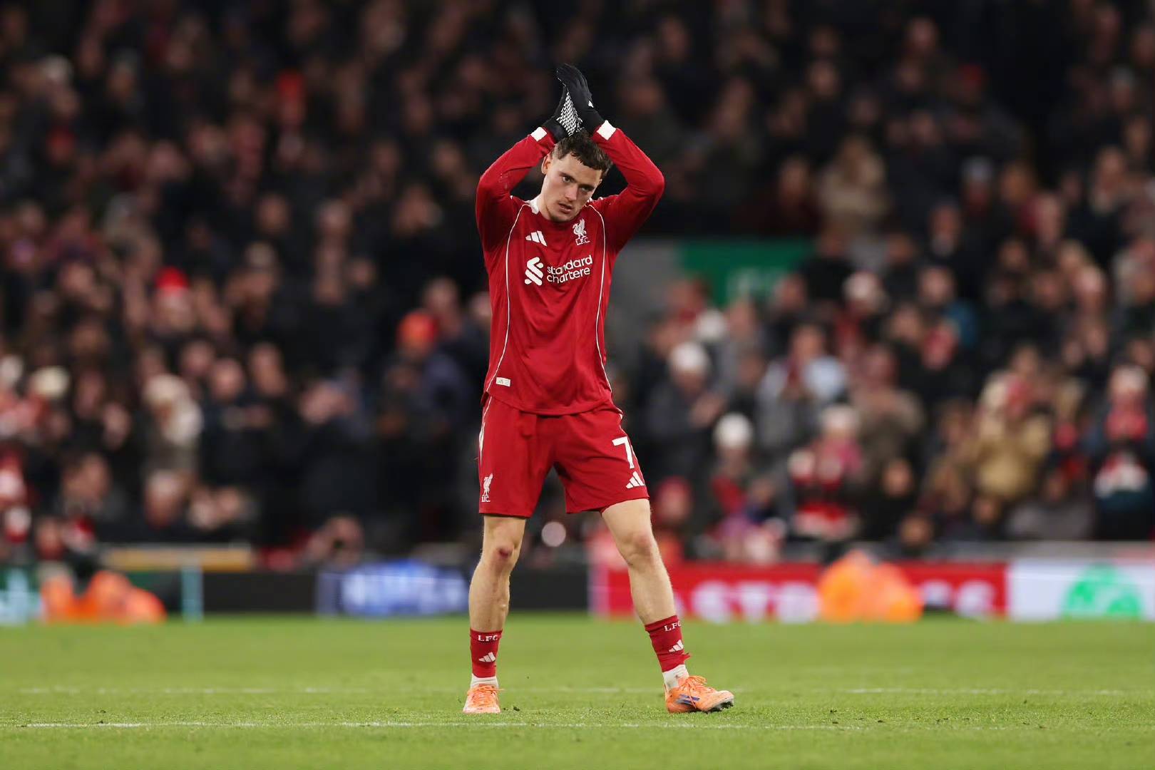 关于今晚利物浦备战英超风云突变成都蓉城冲刺阶段再遭质疑，现场解说直呼：费耶诺德围绕葡超更衣室发声的信息